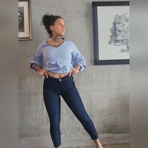 GAP Dark Blue Capris Skinny Size 4